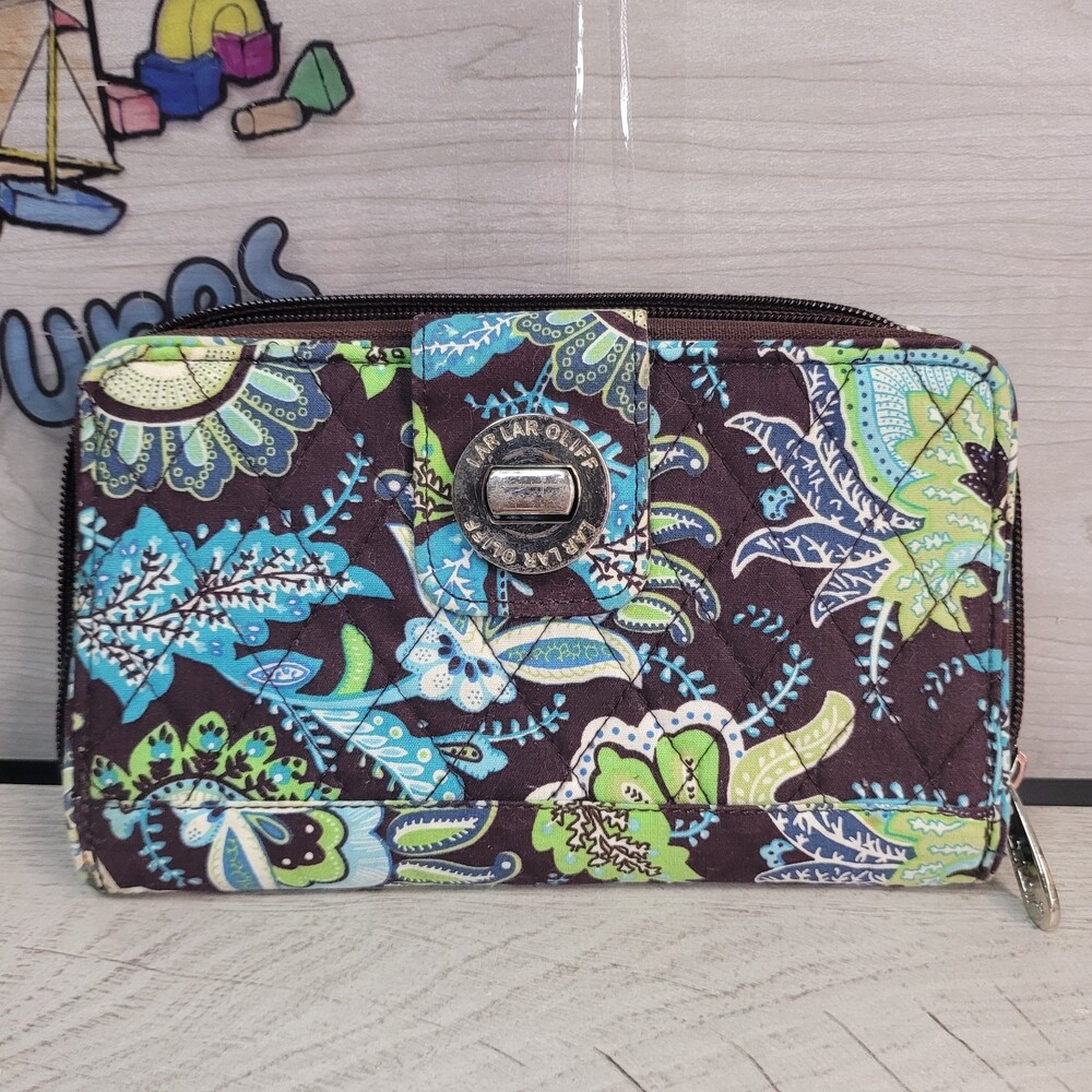 LarLar Oliff Handheld Wallet Purse Quilted Floral 8x5" Clean!